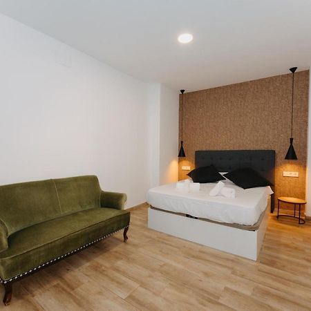 Coverlin Apartamentos San Francisco Malaga Room photo