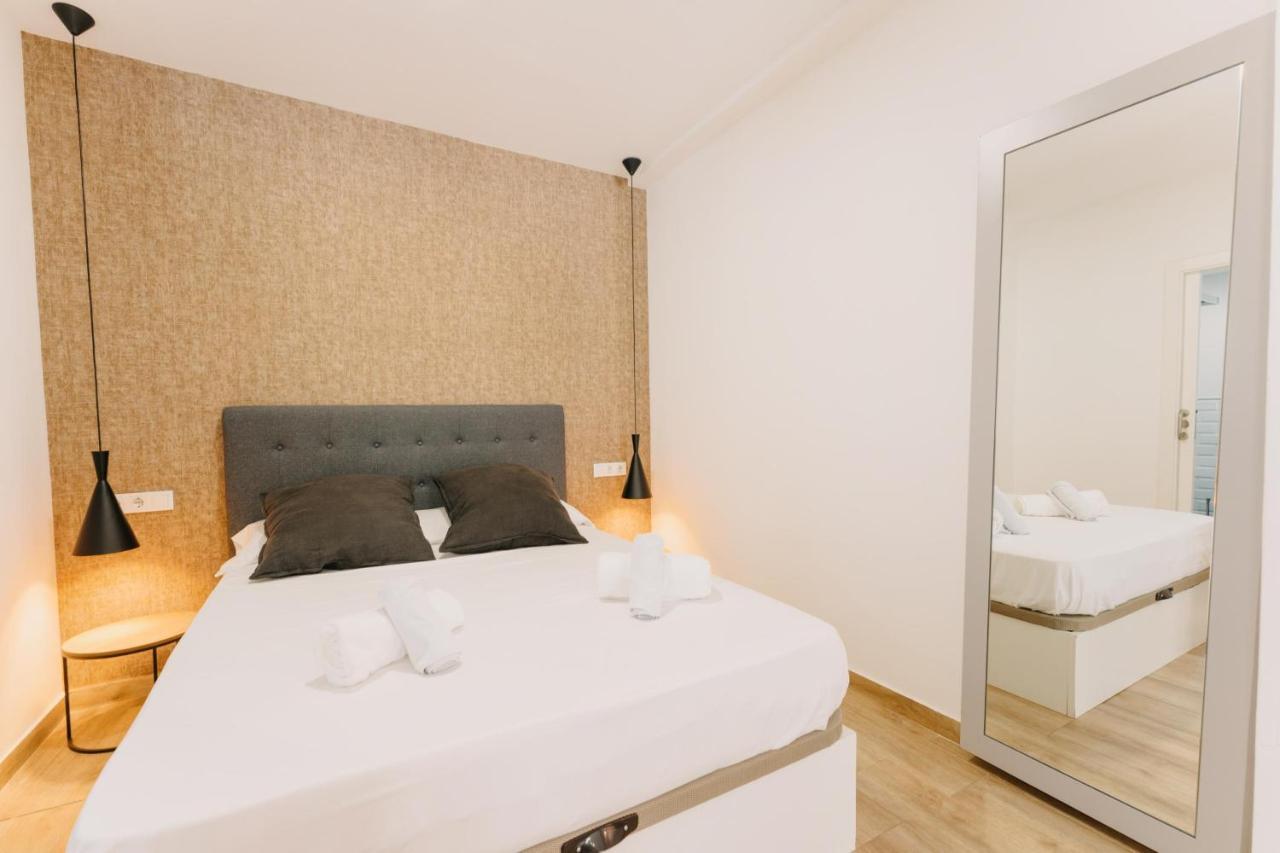 Coverlin Apartamentos San Francisco Malaga Room photo