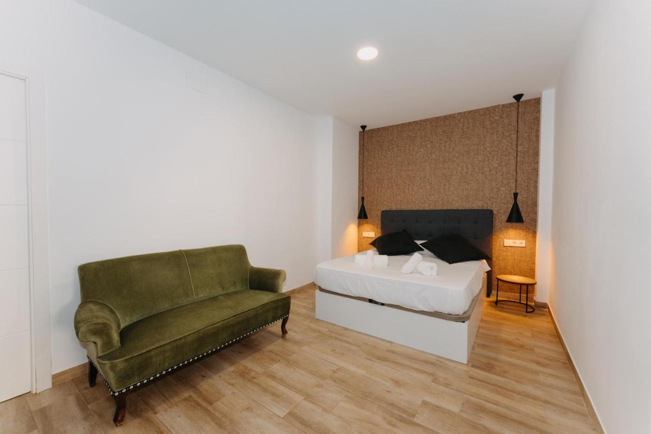 Coverlin Apartamentos San Francisco Malaga Room photo