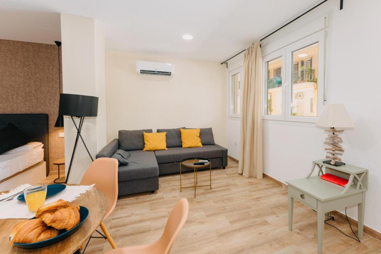 Coverlin Apartamentos San Francisco Malaga Room photo